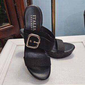 NWOT Italian Shoemakers Black Wedge Women's Sandals Size 9